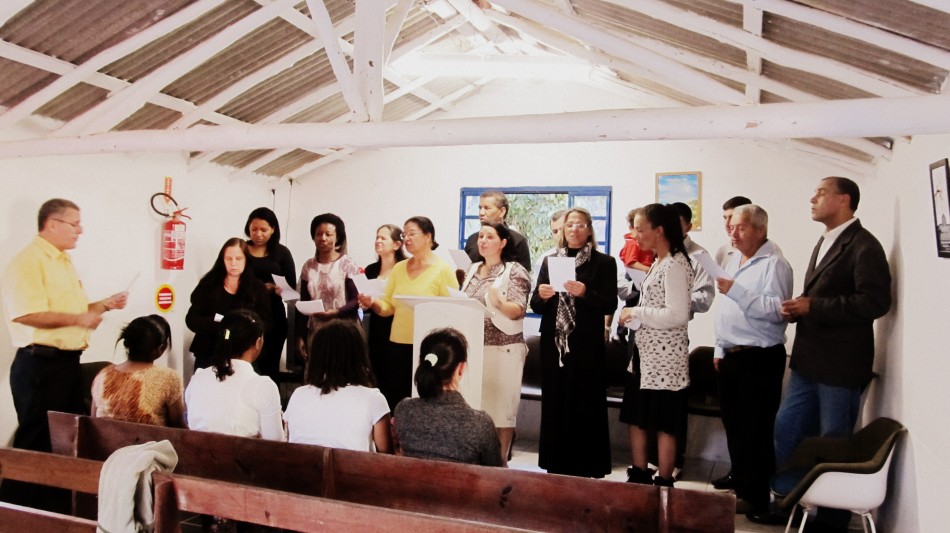 Círculo de Oração da Família visita ala feminina
