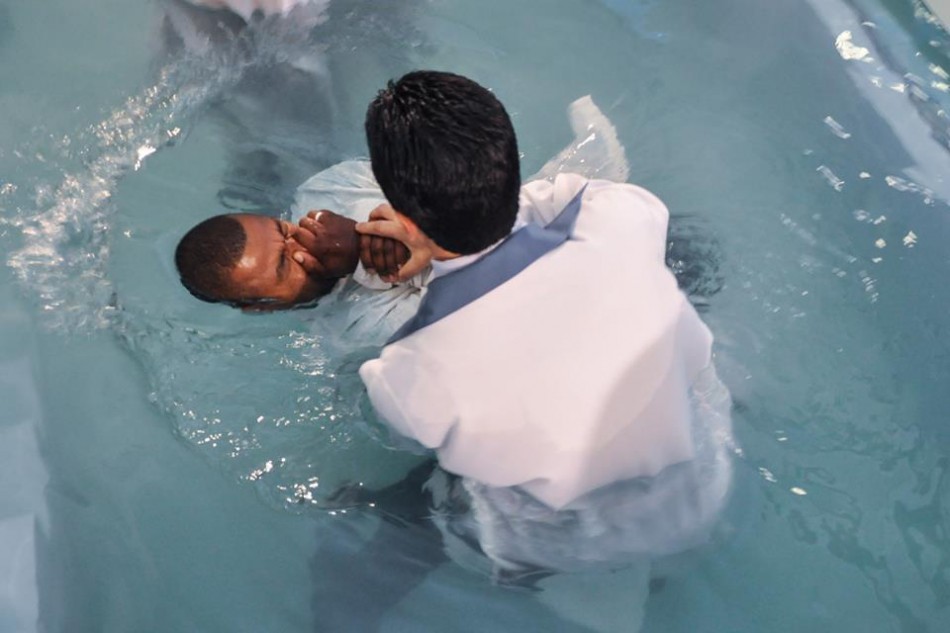 Mais 12 alunos do Bom Samaritano são batizados nas águas