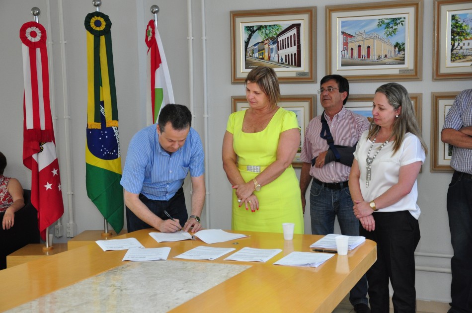 O Bom Samaritano é beneficiado por convênio da prefeitura de São José na área da educação